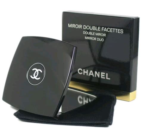 chanel portable compact mirror charger|mirror duo Chanel.